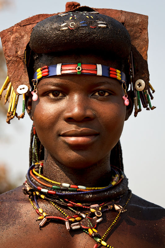  Woman from the Muhacaona ( Mucawana) tribe   Angola